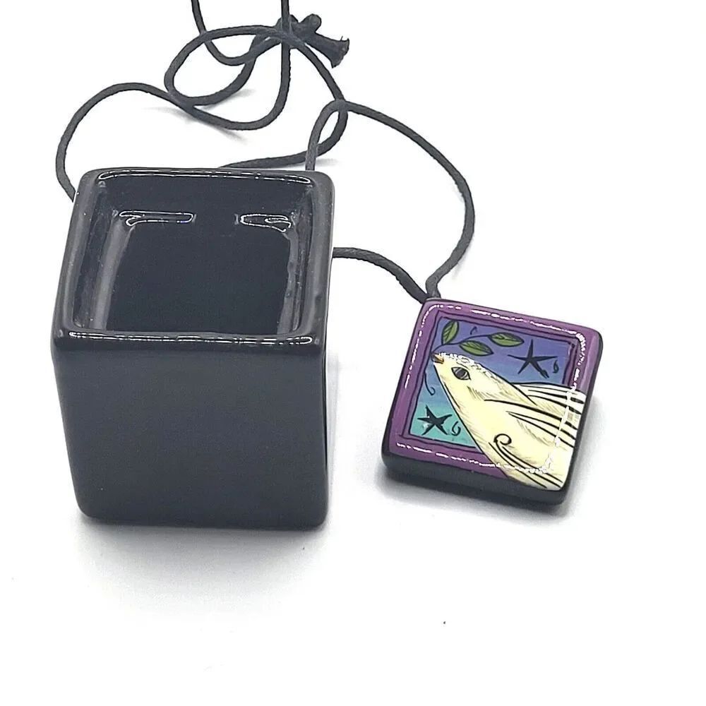 Red Carpet Studios Jewlery Box with Necklace Lid 1.75in